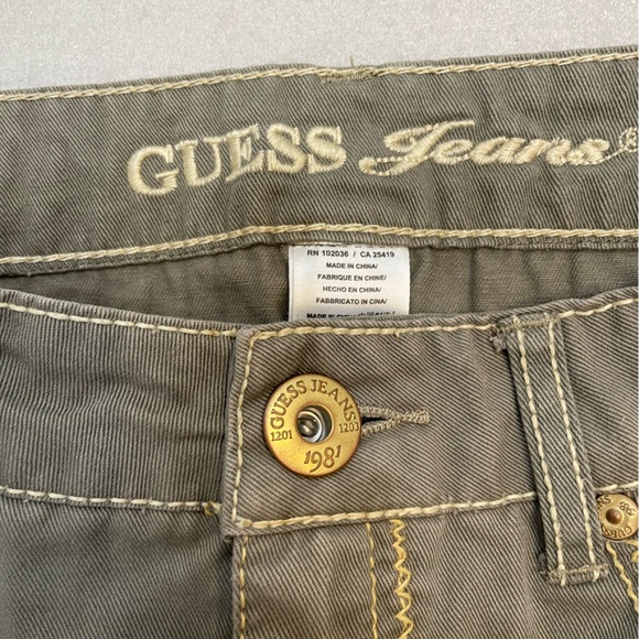 Green GUESS Mini Skirt - Picture 4 of 5